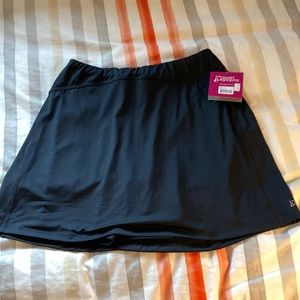 NWT Skirt Sports Happy Girl skort black, small